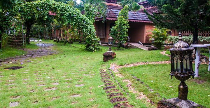 Pagoda Resorts Alappuzha Extérieur photo