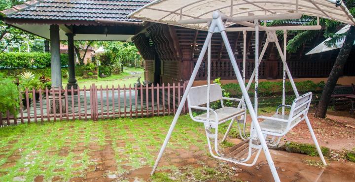 Pagoda Resorts Alappuzha Extérieur photo
