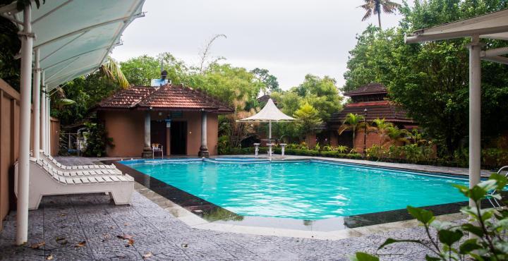 Pagoda Resorts Alappuzha Extérieur photo